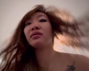 Bee wants quick fuck before friend works