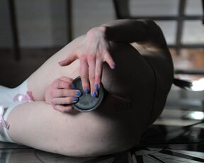 Emma Blaak Prepares Her Ass For a 12-1 Gangbang