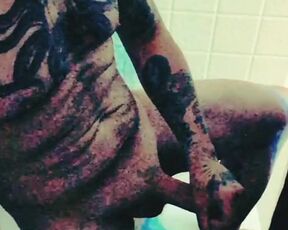 Amateur Guy Jerking Off in Shower